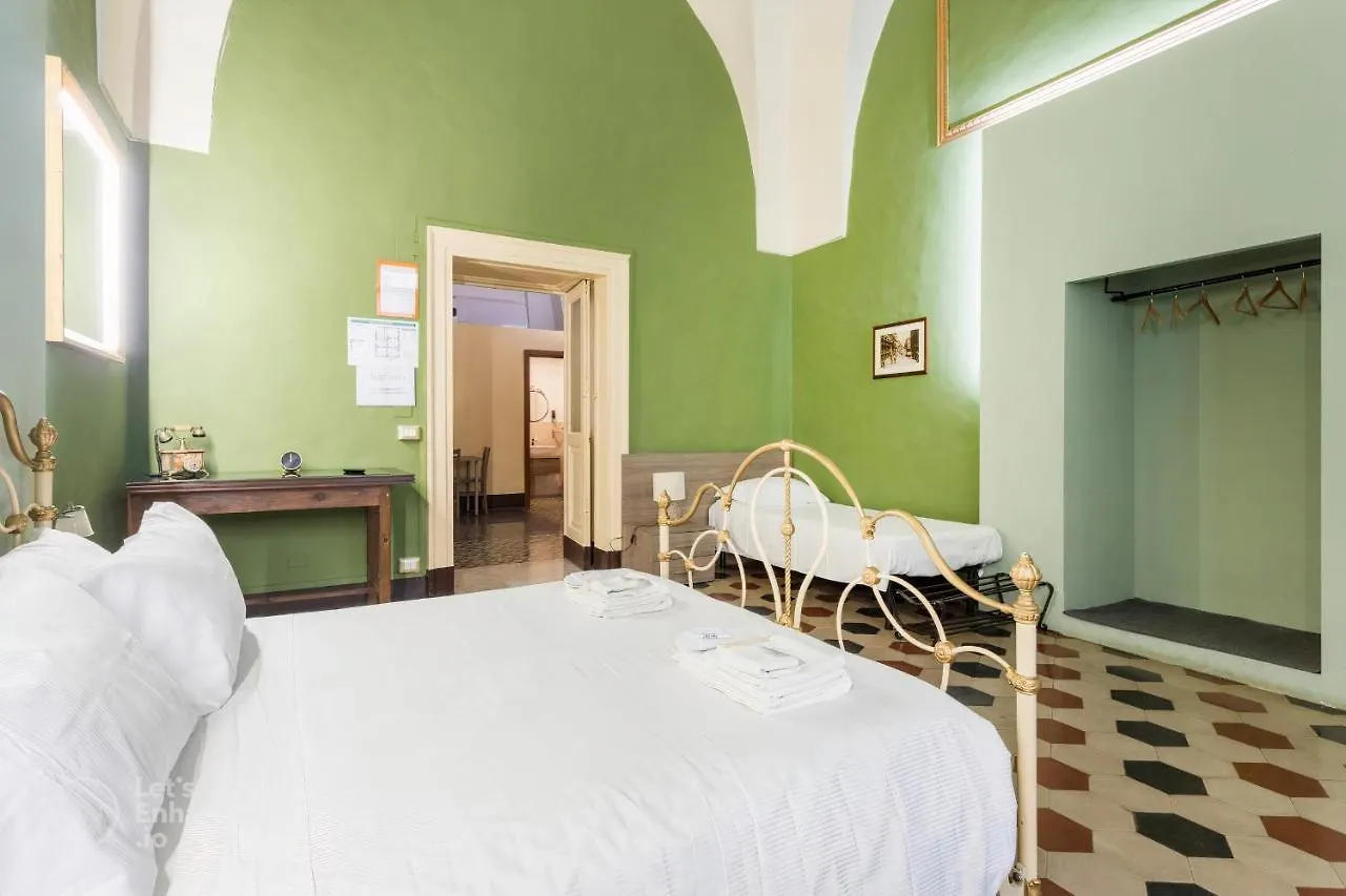 Let'S B&B Κατάνια 2*,
