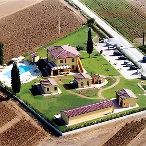 https://podere-tre-cipressi.it-tuscanyhotel.com